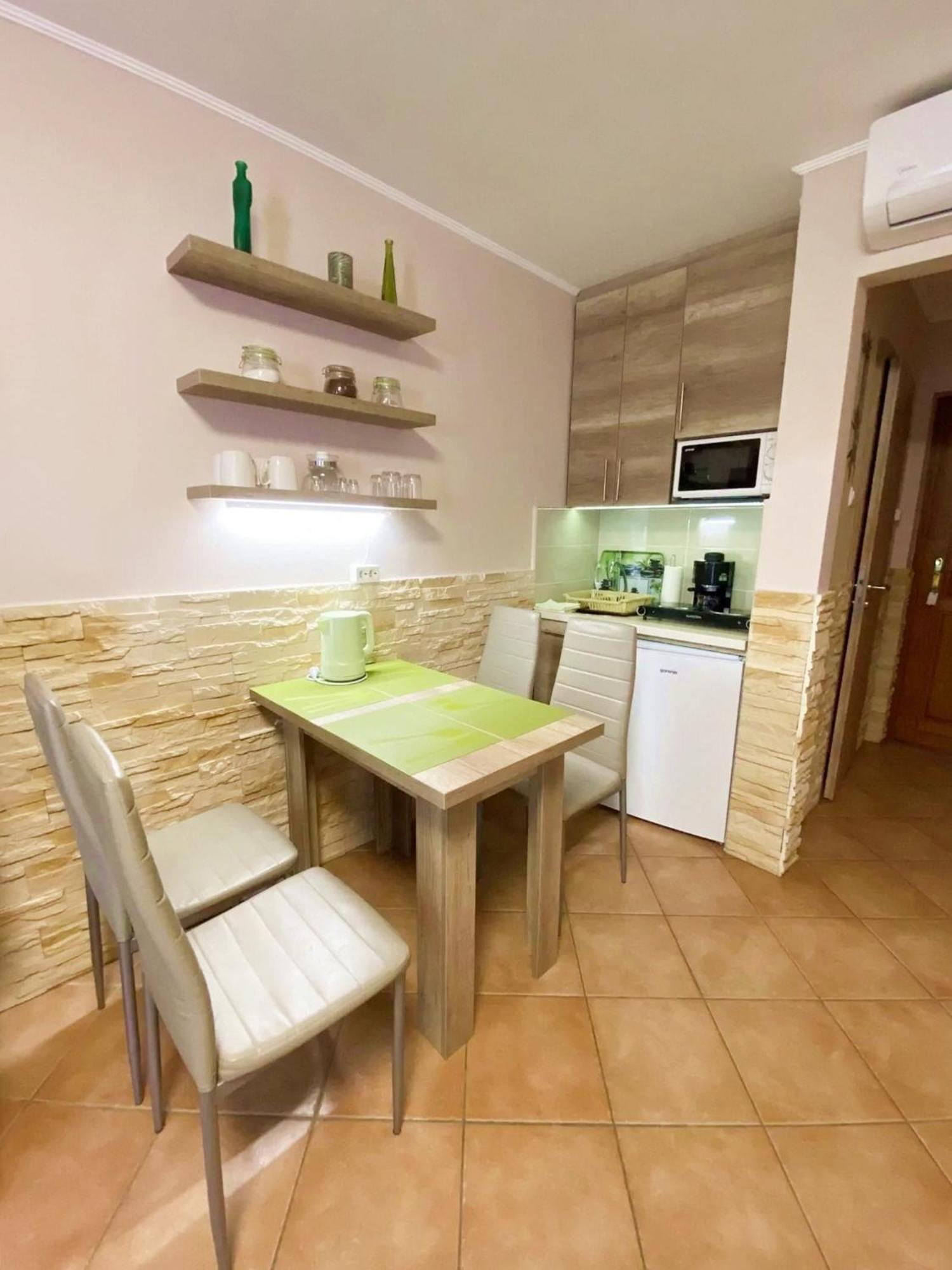 Bambusz Apartman غيولا المظهر الخارجي الصورة